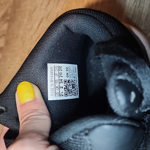 Adidas Kids High Tops - Picture 3 of 6